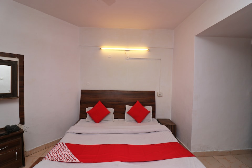 OYO Flagship 35400 Hotel Citi, Hazratganj Lucknow, Lucknow