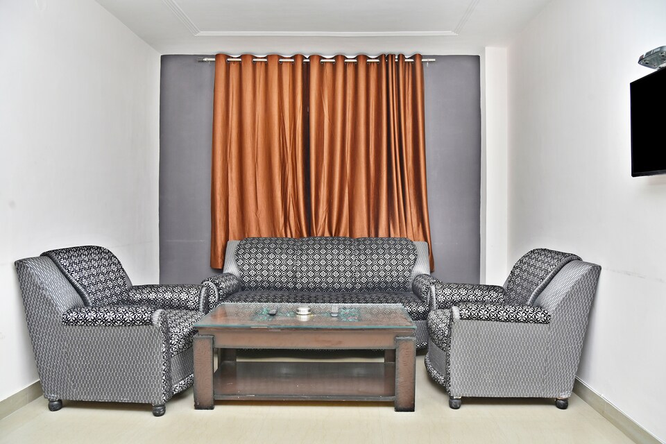 OYO Home 35402 Modern 2 BHK Apartment Solan, Solan, Solan