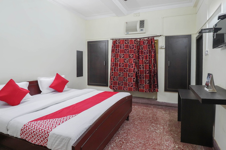 OYO 35418 Lake Town Guest House, VIP Road Kolkata, Kolkata