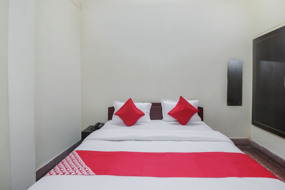 OYO 35418 Lake Town Guest House, VIP Road Kolkata, Kolkata