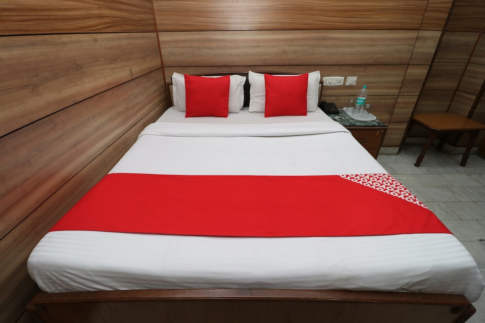 HOTEL O Vivek International Hotel, Sodal Mandir Jalandhar, Jalandhar