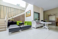 Townhouse Oak near Losari Beach formerly Lynt Hotel Makassar