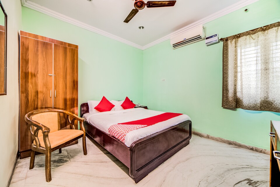 OYO 35437 Shobha Inn, Begumpet, Hyderabad
