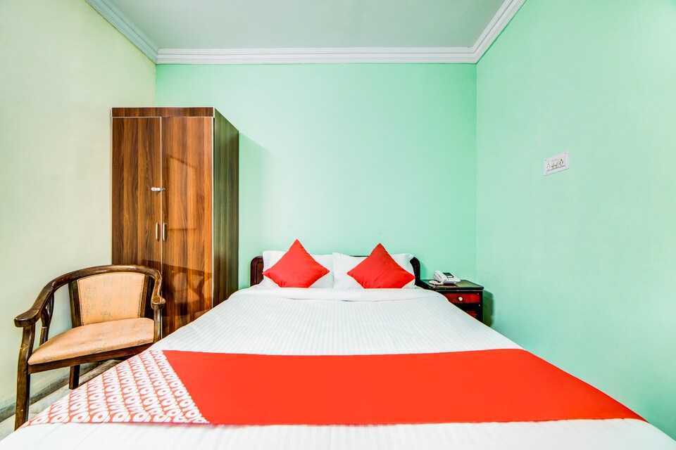 OYO 35437 Shobha Inn, Begumpet, Hyderabad