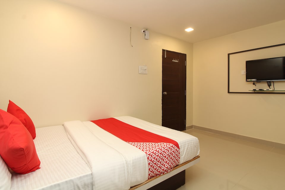 OYO 35462 Svs Luxury Rooms, Secunderabad, Hyderabad