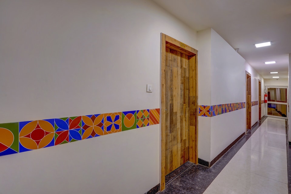 Hotel O TRAVELLER INN, Gomti Nagar Lucknow, Lucknow