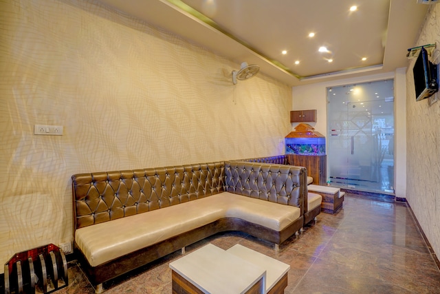 Hotel O TRAVELLER INN