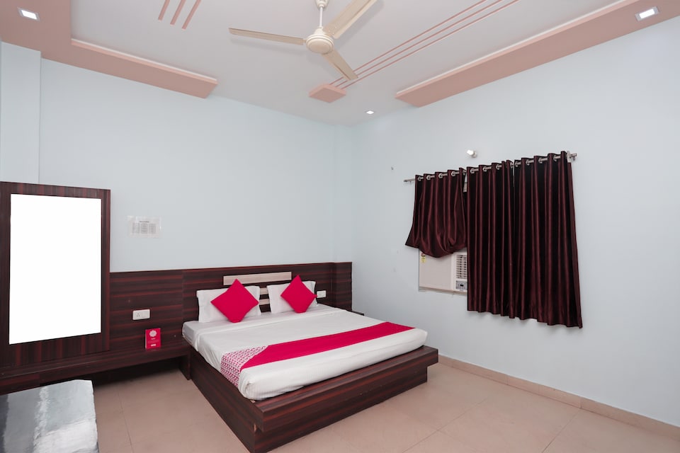 OYO 35501 Shri Radha Garden, Govardhan, Govardhan