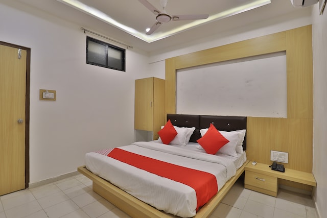 OYO 35508 Dev Palace