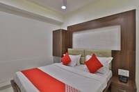 OYO 35508 Dev Palace