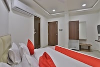 OYO 35508 Dev Palace