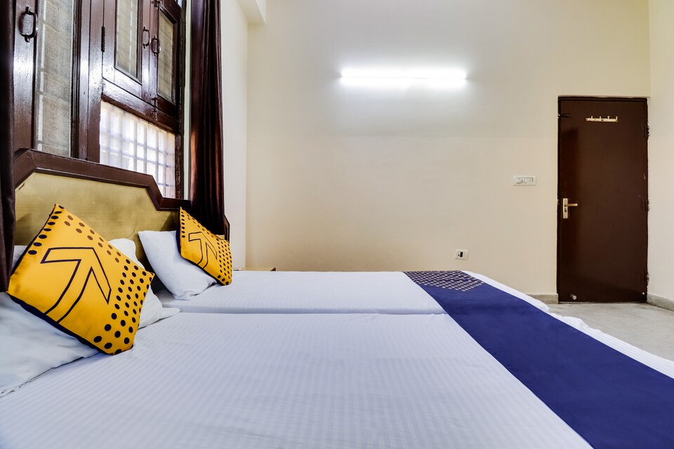 SPOT ON 35528 Hotel Chitra Palace & Restaurant , Railway Station Jaipur, Jaipur