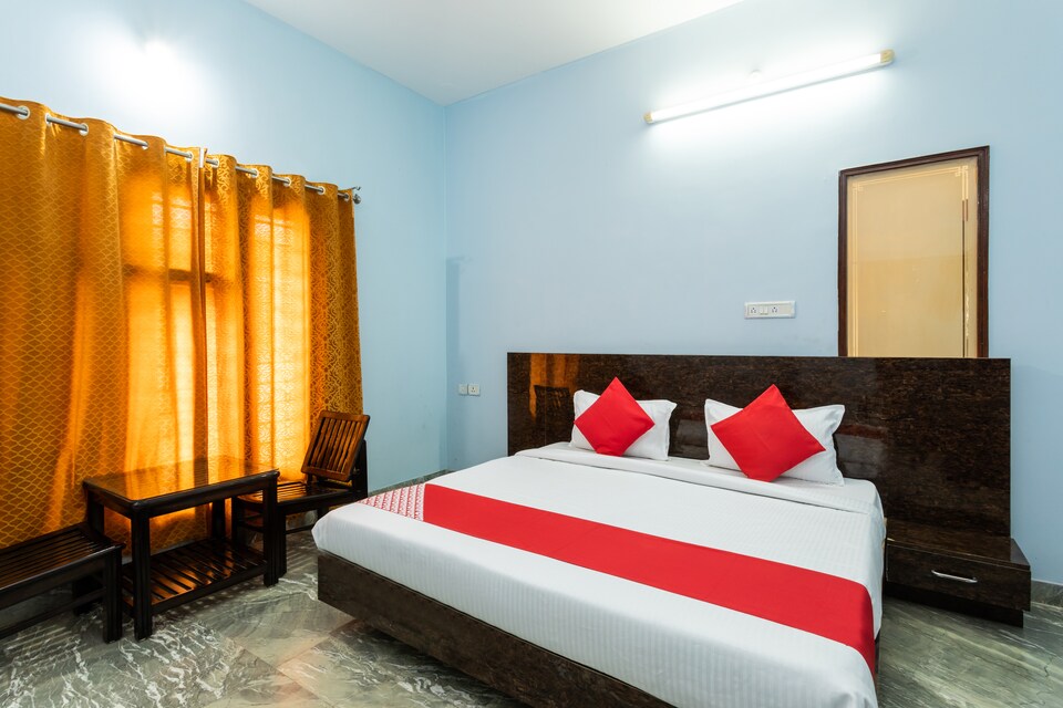 OYO 35533 4 Corner Suites Shahapura, Kolar Road, Bhopal