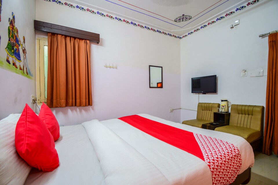 OYO 35545 Hotel Paras, Gulab Bagh, Udaipur