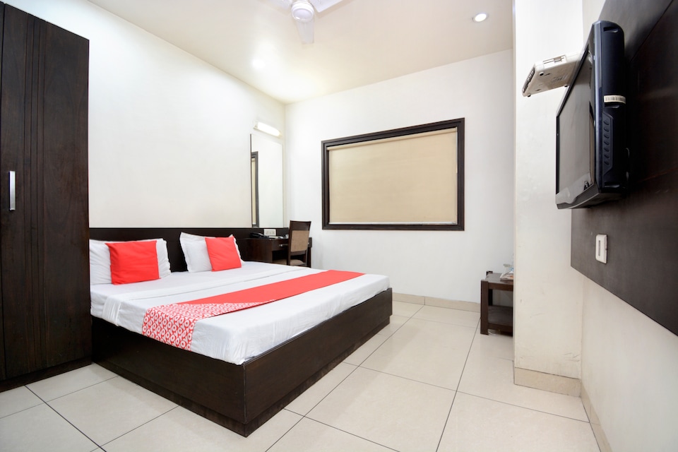 OYO 35546 Hotel Gold, Ludhiana Railway Station, Ludhiana