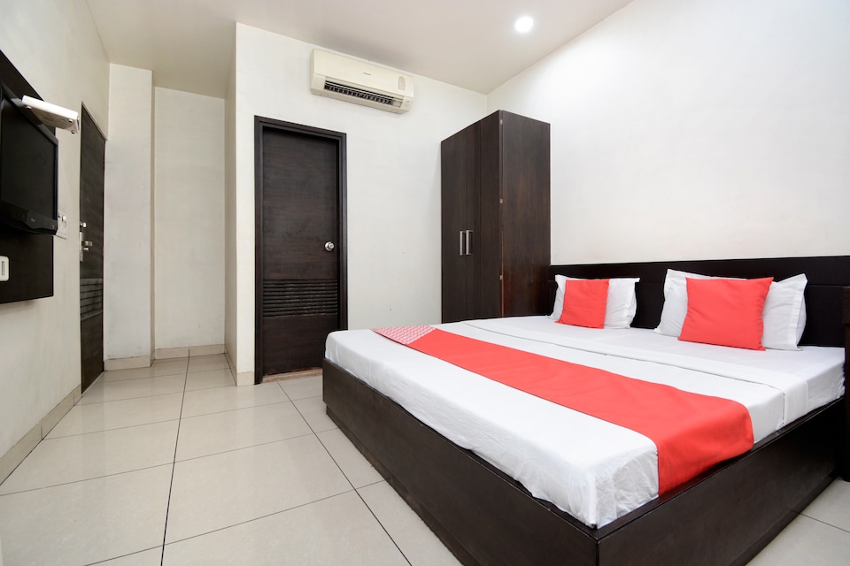 OYO 35546 Hotel Gold, Ludhiana Railway Station, Ludhiana