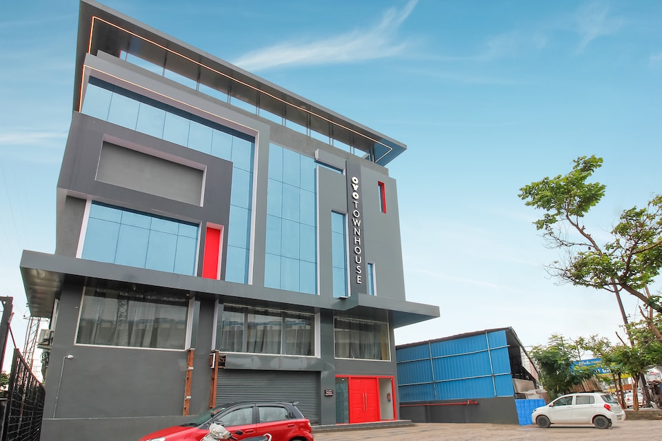 OYO Townhouse 151 H Square, LB Nagar-Uppal, Hyderabad