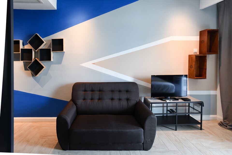 OYO Home 894 Homey 1BR Empire City Marriot, Damansara Perdana, Petaling Jaya