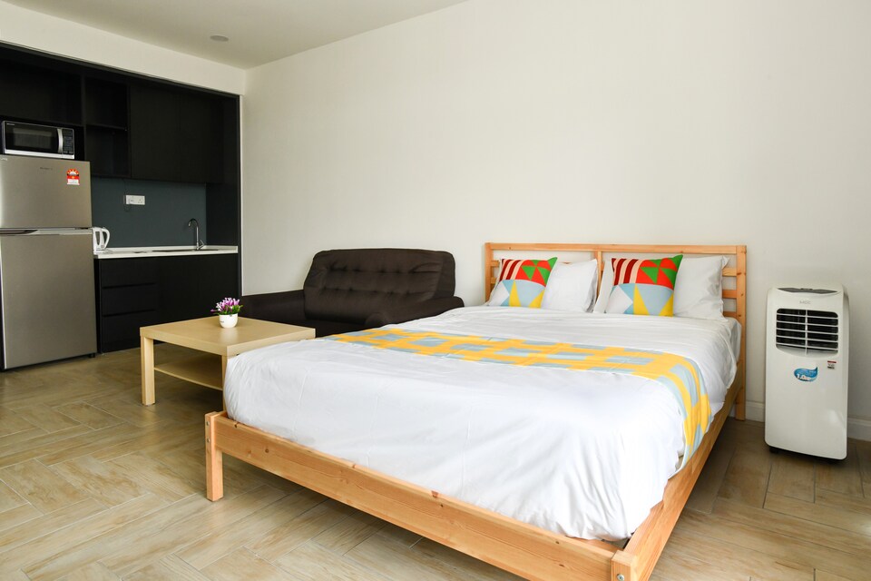 OYO Home 895 Elite Studio Empire City Marriot, Damansara Perdana, Petaling Jaya