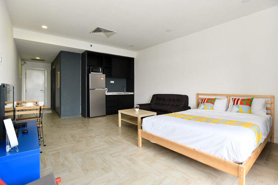 OYO Home 895 Elite Studio Empire City Marriot, Damansara Perdana, Petaling Jaya