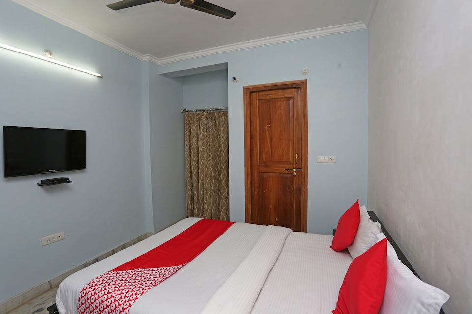 OYO 35582 Shiva Palace I, Gomti Nagar Lucknow, Lucknow