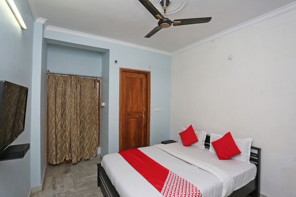 OYO 35582 Shiva Palace I, Gomti Nagar Lucknow, Lucknow