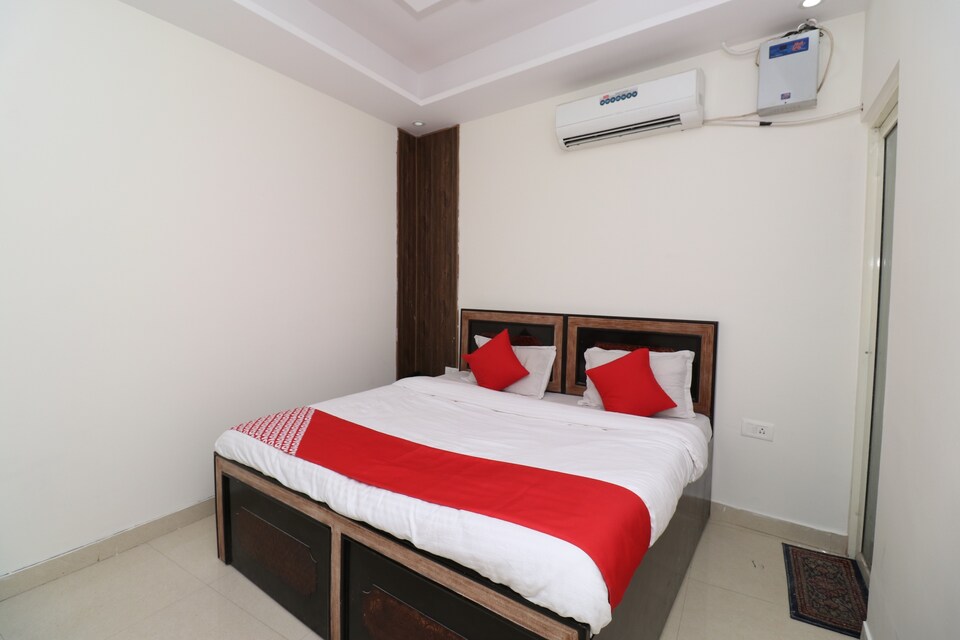 OYO 35585 Hotel Royal Palace, Jammu, Jammu