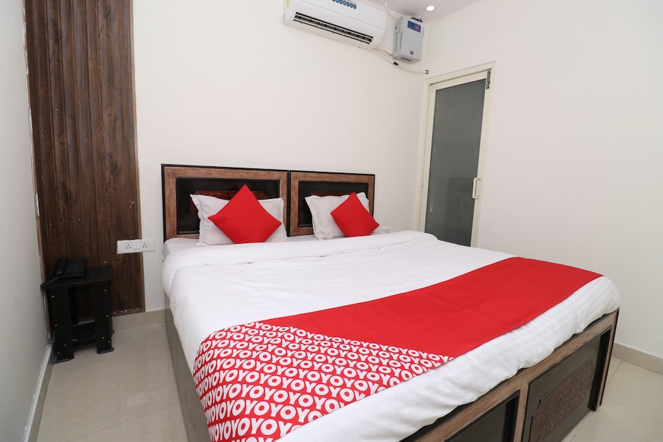 OYO 35585 Hotel Royal Palace, Jammu, Jammu