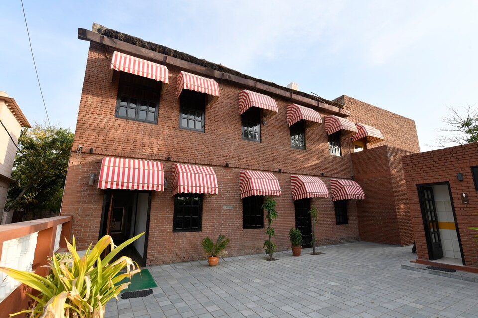 Capital O 35588 Hotel Sunbird, Bharatpur, Bharatpur
