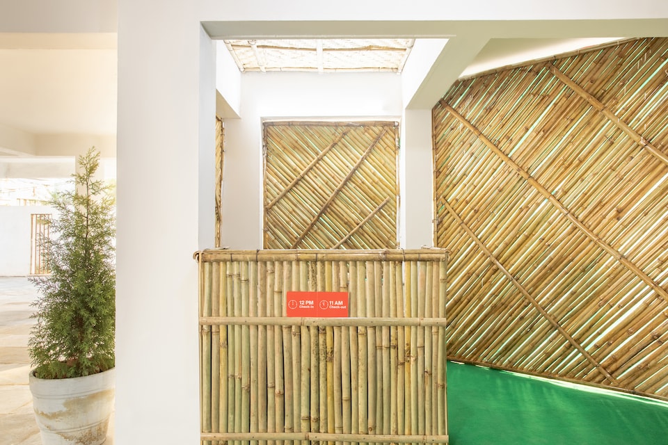 OYO 35604 Vinayak Service Apartments, Kolar Road, Bhopal