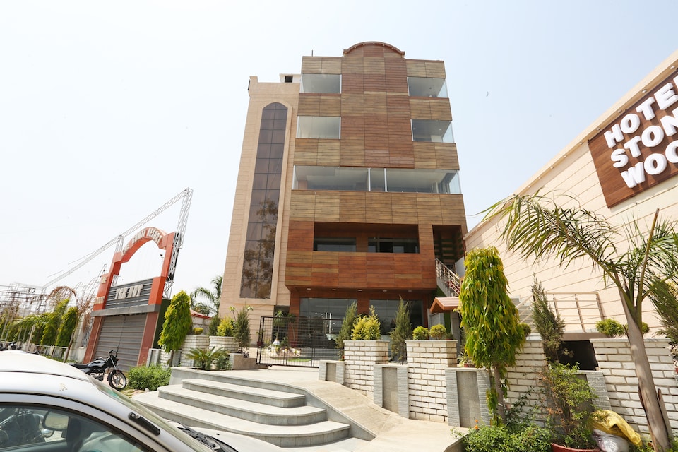 Capital O 35620 THE GOMTI RISE, Aligarh, Aligarh