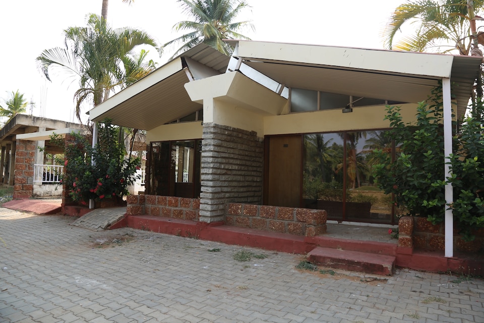 OYO 35630 Country Club Coconut Grove, Tumkur Road, Bangalore