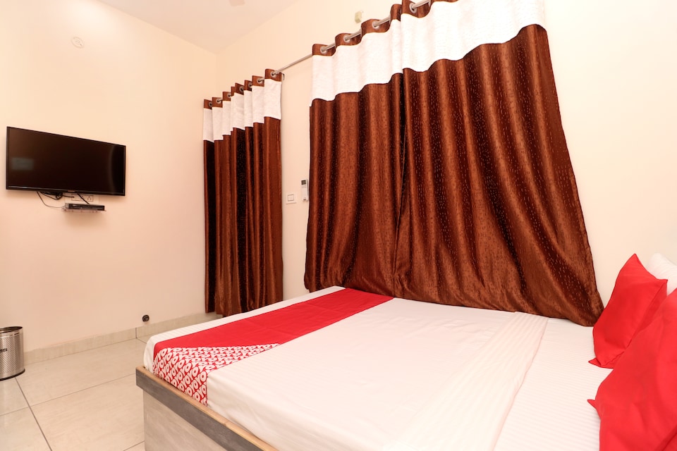 OYO 35650 Hotel Rks Residency, Mall Road Bathinda, Bathinda