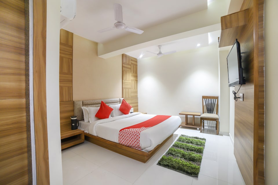 OYO 35659 Hotel Kingsway, GIDC Vatva Ahmedabad, Ahmedabad