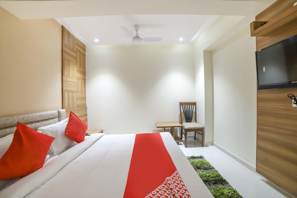 OYO 35659 Hotel Kingsway, GIDC Vatva Ahmedabad, Ahmedabad