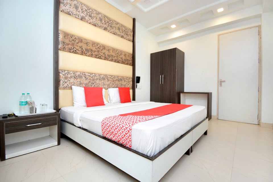 OYO 35679 Hotel Sunrise, Ambala Cantt, Ambala