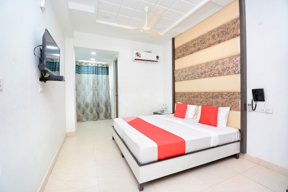 OYO 35679 Hotel Sunrise, Ambala Cantt, Ambala