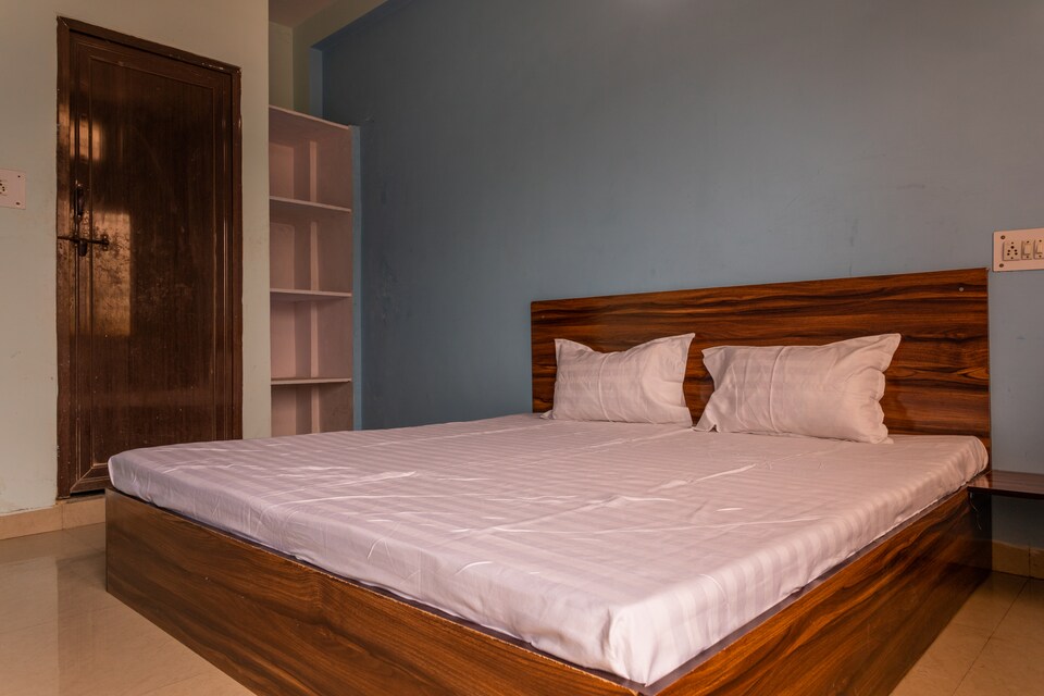 SPOT ON 35682 Yuvraj Residency, Pithampur, Pithampur