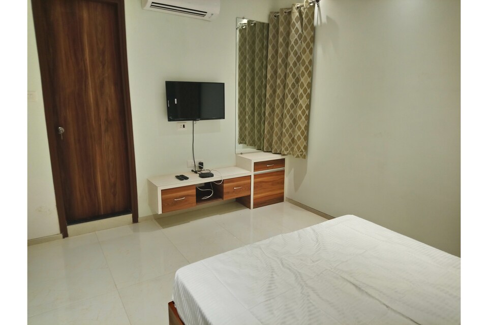 OYO 35685 Sonish Inn, Gomti Nagar Extension Lucknow, Lucknow