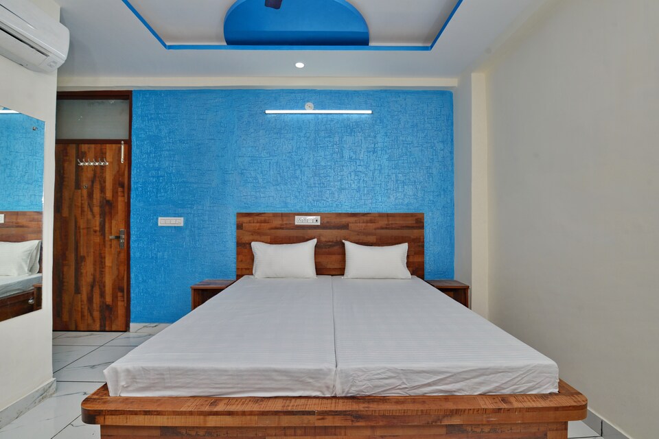 OYO LIFE GRG1339 Golf Course Extension Rd, Sohna Road, Gurgaon