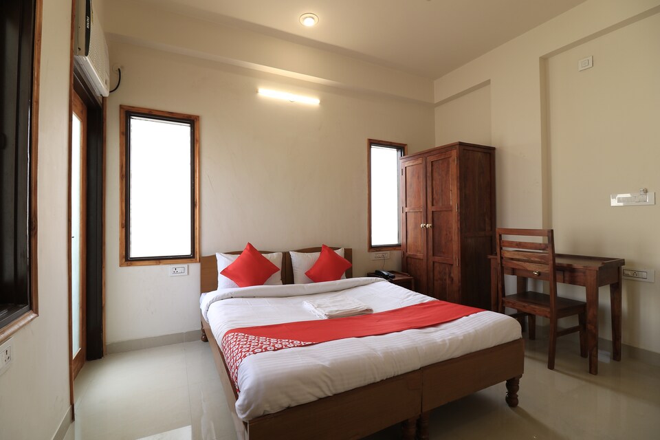 OYO 35691 SRK Hospitality, Hawa Mahal, Jaipur