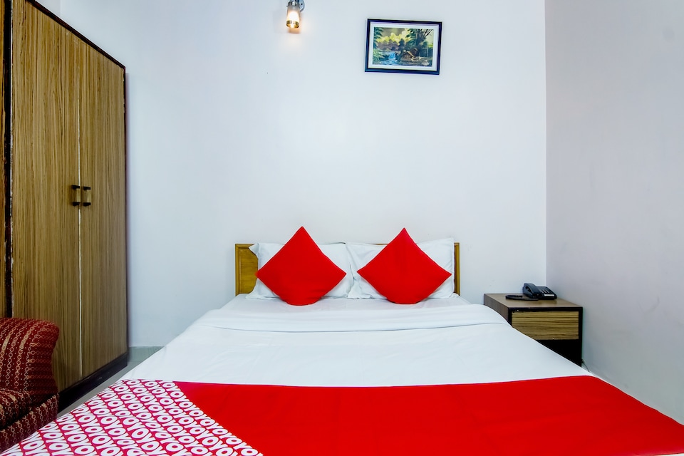 OYO 35695 Heritage Hotel, Police Bazar, Shillong