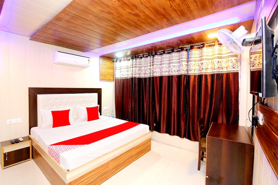 OYO 35697 Hotel Sartaj, Kharar, Kharar