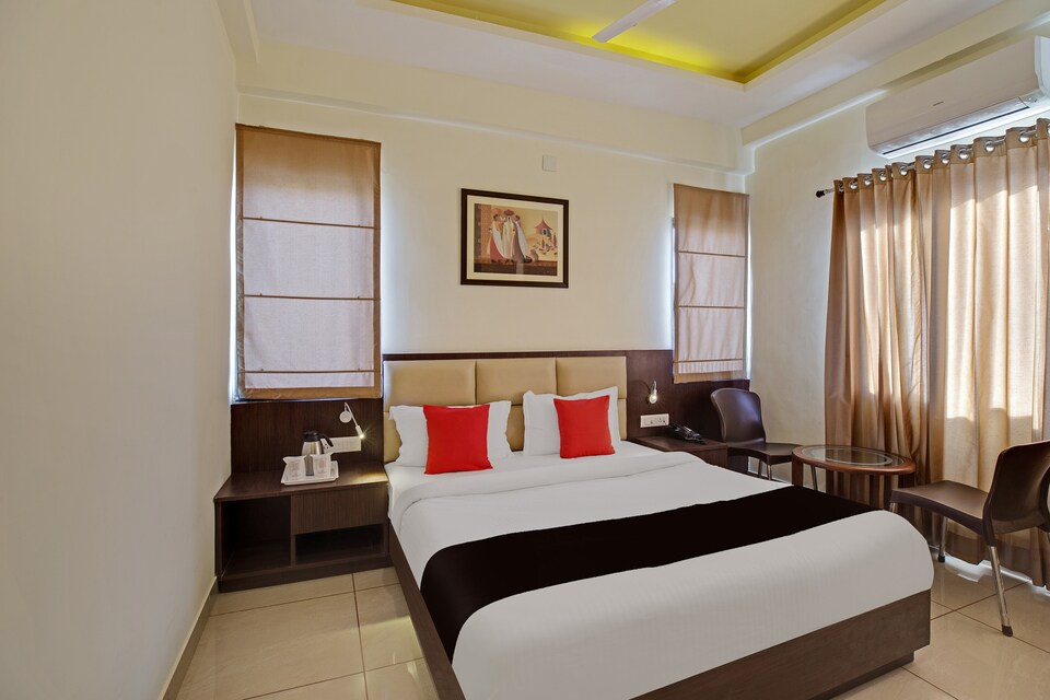 Capital O 35703 Hotel Sarovar Grand, Gulab Bagh, Udaipur