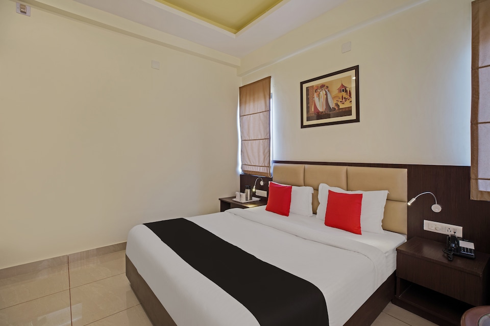 Capital O 35703 Hotel Sarovar Grand, Gulab Bagh, Udaipur