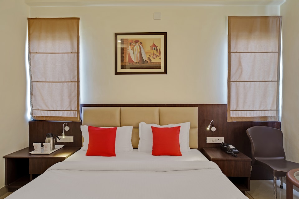 Capital O 35703 Hotel Sarovar Grand, Gulab Bagh, Udaipur