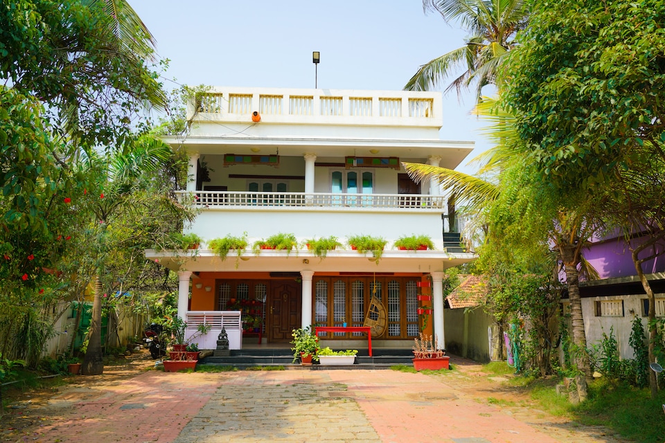 OYO 35704 Splendid Stay Shangumugam Beach, Airport Trivandrum, Trivandrum