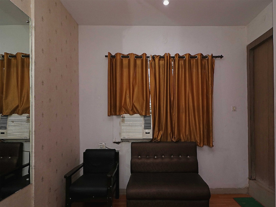 Hotel O Vishwas, Ayudha Bypass, Bhopal