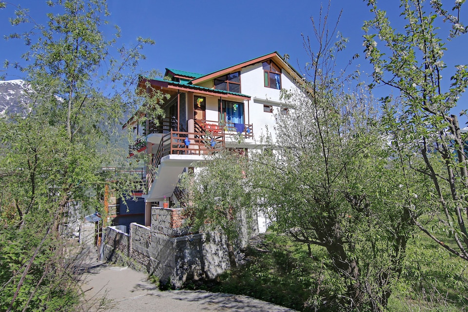 OYO Home 35745 Scenic View Studio Stay Prini, Mall Road Manali, Manali