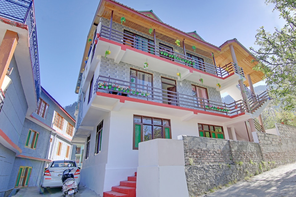 OYO Home 35745 Scenic View Studio Stay Prini, Mall Road Manali, Manali